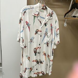 Colorful Parrot Print Button-Up Shirt